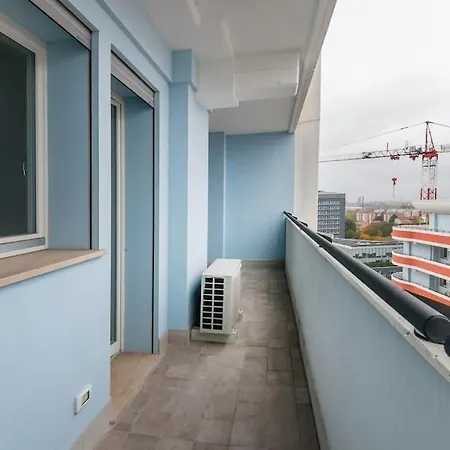 12th Floor Diamond Tower - 72 Daire