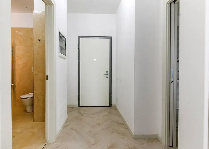 12th Floor Diamond Tower - 72 *