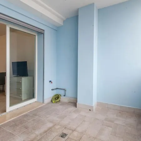 Apartamento 12th Floor Diamond Tower - 72 *