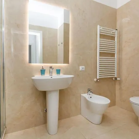 12th Floor Diamond Tower - 72 Apartament
