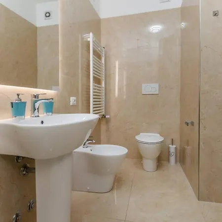 Apartamento 12th Floor Diamond Tower - 72 *