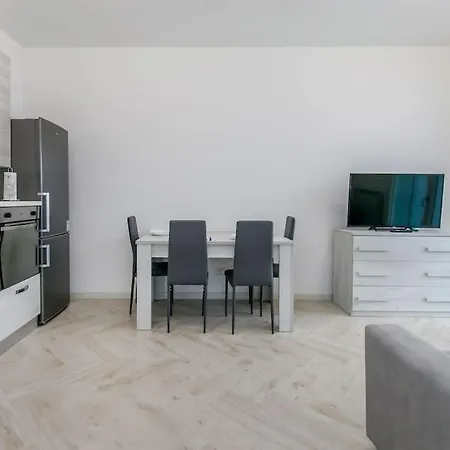 Apartamento 12th Floor Diamond Tower - 72 Milán